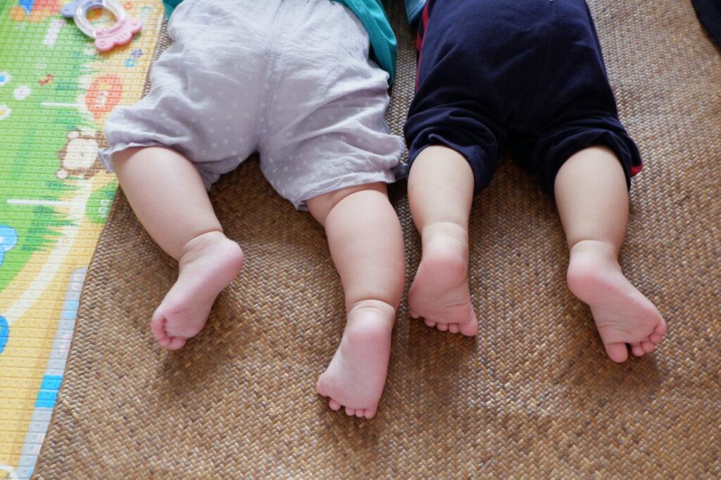 Deluxe Lifelike Twin Set